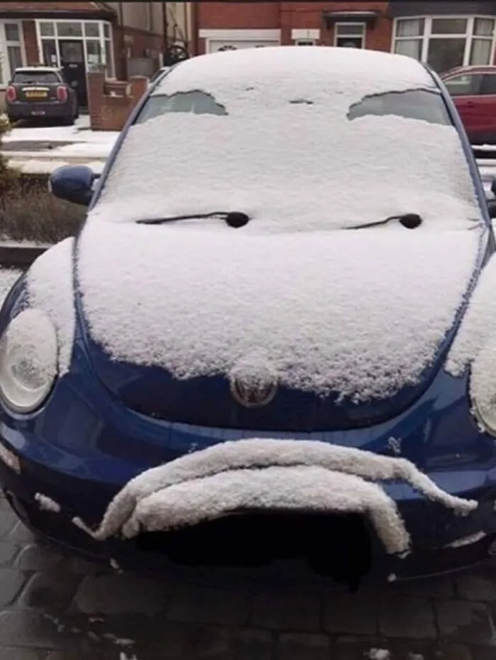 33 Hilarious Examples Of Perfect Timing Creating Unexpected And Chaotic Photos, As Shared By This Page