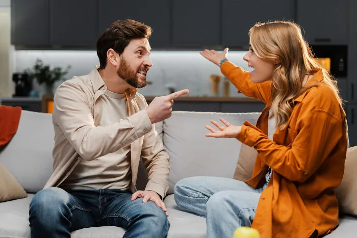 Folks Reveal The Dumbest And Weirdest Reasons Married Couples Have Gotten Divorced (86 Examples)
