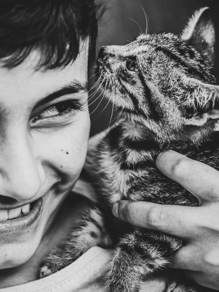 30 Perfectly Timed Street Photos By Mehmet Bayram That Turn Everyday Moments Into Art