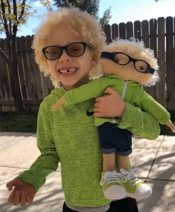 This Woman Custom-Makes Dolls To Look Like The Children Who Will Receive Them (20 New Pics)