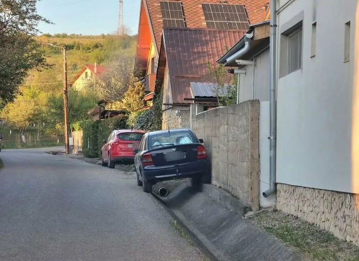 Eastern European Parking Skills Are On Another Level!