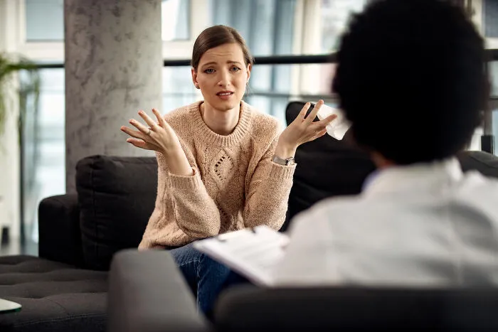 95 People Who Fired Their Therapists Explain What Finally Made Them Do It