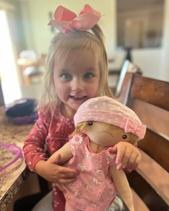 This Woman Custom-Makes Dolls To Look Like The Children Who Will Receive Them (20 New Pics)