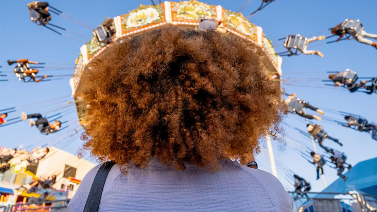 56 Street Photos Full Of Perfect Timing From The 2026 URBAN Photo Awards