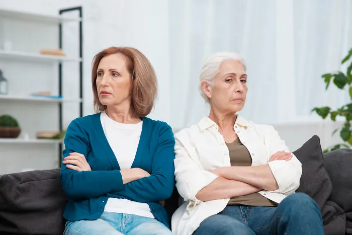 Folks Reveal The Dumbest And Weirdest Reasons Married Couples Have Gotten Divorced (86 Examples)