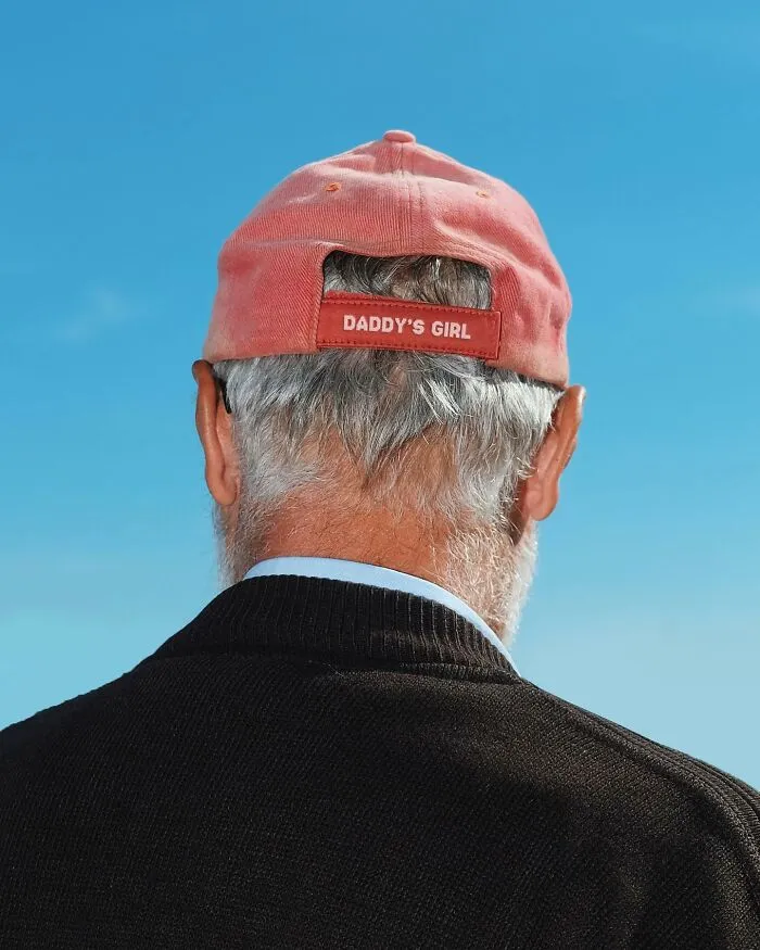 Photographer Captured 58 Ridiculously Well-Timed Street Shots That Couldn’t Have Been Planned