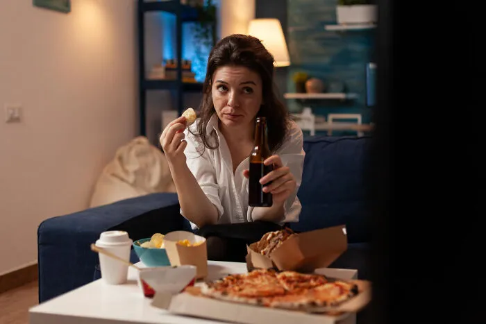74 “Poverty Habits” These Women Still Swear By Even Though They’re No Longer Broke