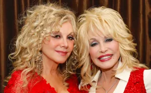 Dolly Parton’s Sister Reveals The Selfless Offer The Late Legend Made To Doctors During Her Devastating Cancer Battle