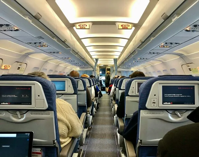 20 Padres prepotentes que recibieron una lección de humildad en pleno vuelo