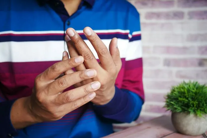 42 Everyday Health Symptoms That Are Actually Major Warning Signs
