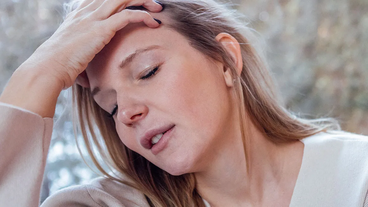 One Mom Says Excluding Her Is "Middle-School Bullying," Others Say Sharing A Cabin With Her Sounds Miserable