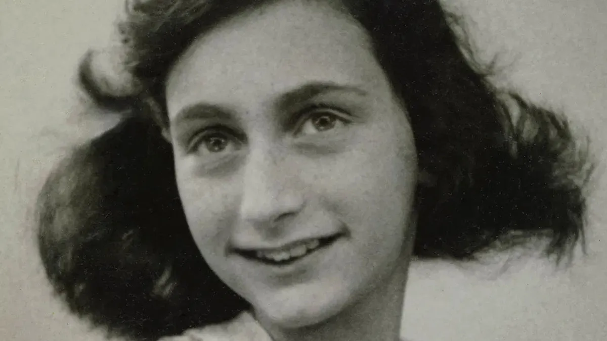 46 Unsolved Mysteries From WWII To Send You Down The Rabbit Hole