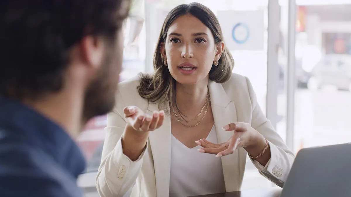 61 Things Women Said That Made Men Go From Interested To Looking For The Exit
