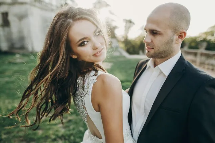 58 Women Get Honest About “Young And Dumb” Decisions That Keep Them Up At 3 AM