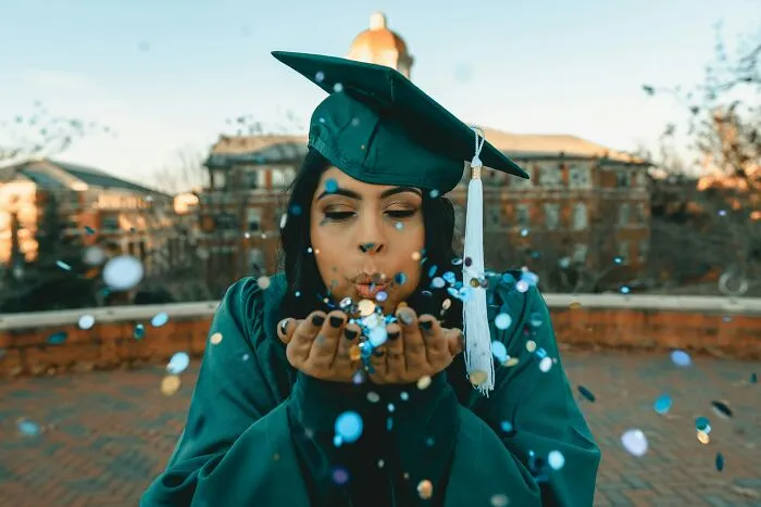 59 Women Get Really Honest About What “Young And Dumb” Decision Still Keeps Them Up At 3 AM