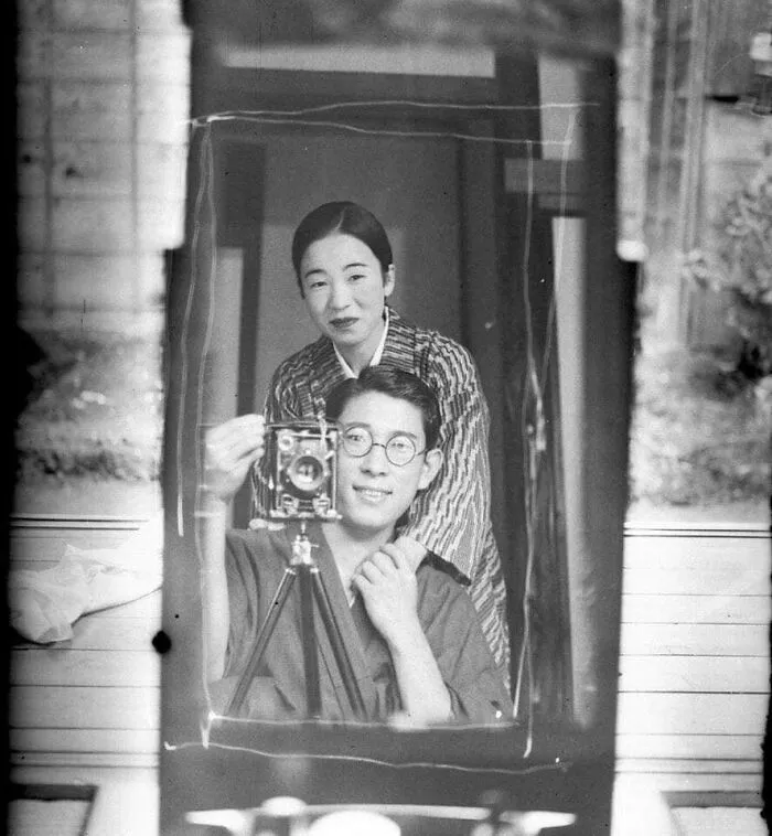 Mirror Portrait Was Taken 100 Years Ago In Japan