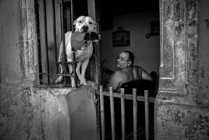 Photographer David Saxe Spent 3 Trips Capturing The Real Cuba, And Here Are 20 Photos