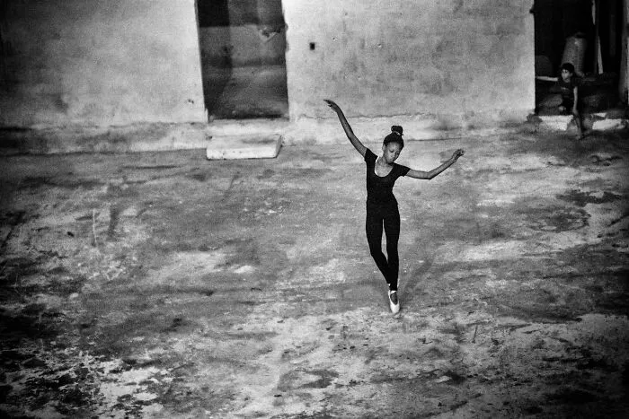 Photographer David Saxe Spent 3 Trips Capturing The Real Cuba, And Here Are 20 Photos