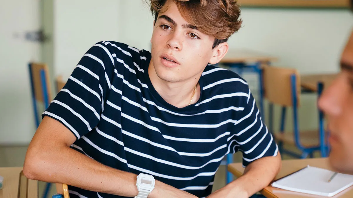 Student Casually Joins Female Classmates' Conversation At School, Gets A Blunt Message At 5 AM
