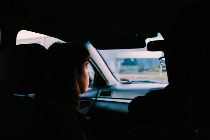 42 Awkward Situations And Wild Drive-Through Stories As Customers Don’t Know Employees Can Hear Them