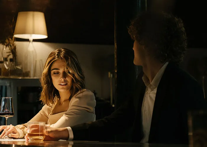 People Think Bartenders Can’t Hear Them But They Do And Overheard These 31 Conversations