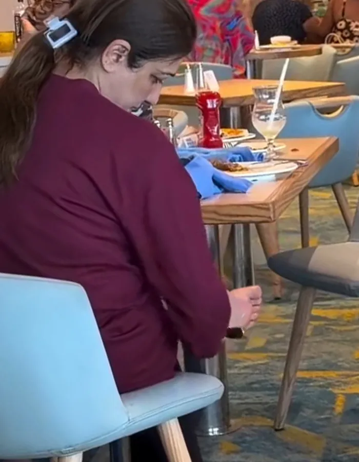 She Was Quietly Scratching Her Foot Until She Became The Infamous “Foot Fungus Lady” 