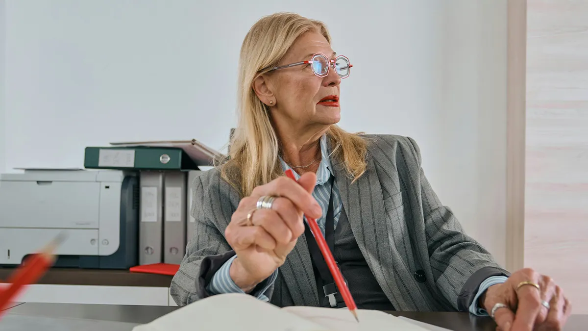 Woman Runs Into Insufferable Highschool Teacher 20 Years Later And Gets Proof That Karma Really Exists