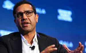 CEO Fires 900 People In A Brutal Zoom Call, Learns What It Feels Like When The Company Turns On Him