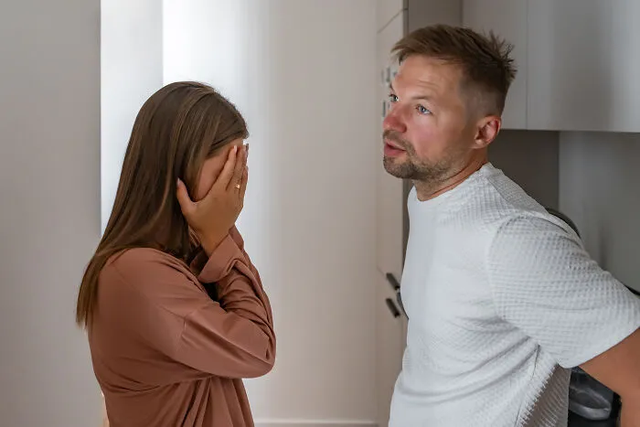 These 85 Red Flags Seemed Small At First, Until Women Realized They Should Have Walked Away