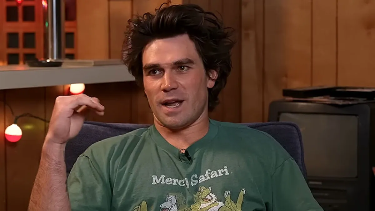 Hollywood Star's Raw Confession About Extreme Food Habits Sparks Massive Debate, Doctor Intervenes