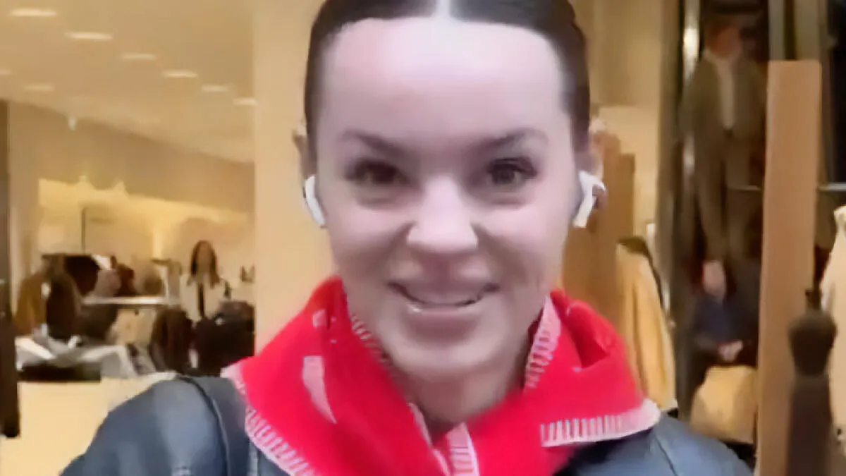 "Not Crying Of Joy": Family Flies Across The World To Surprise Their Daughter And Her Reaction Says It All