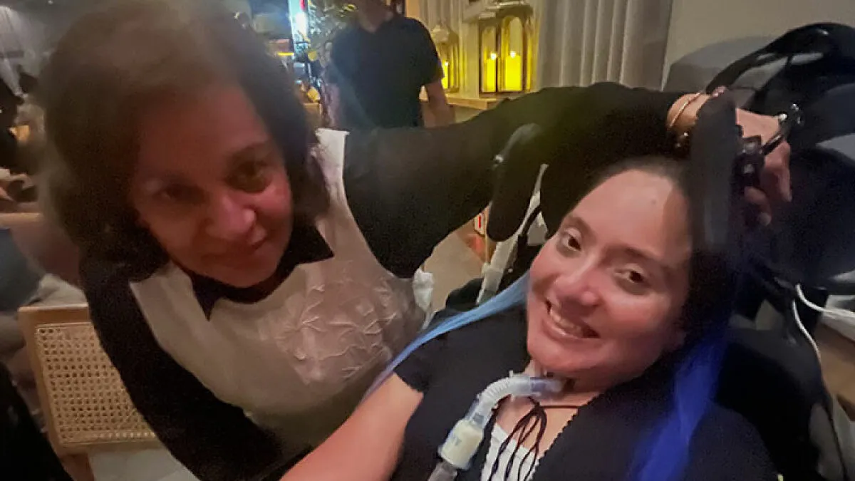 Restaurant Finally Breaks Silence After Disabled Customer Was Served Dessert With "Offensive" Birthday Message