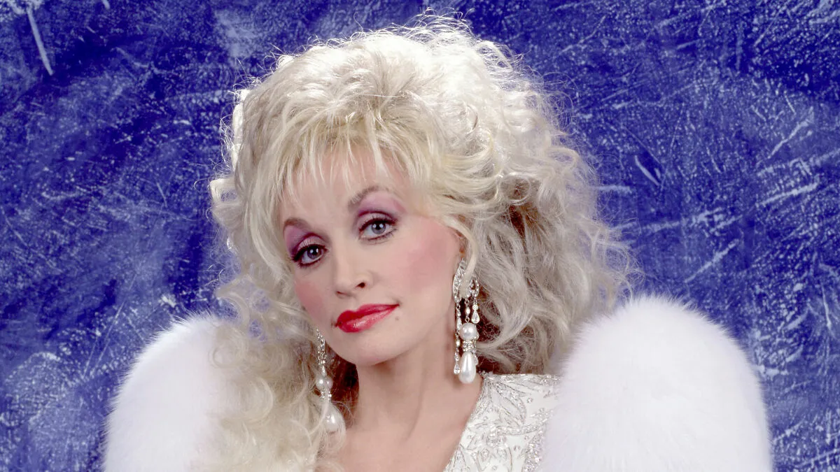 Dolly Parton Once Stunned Fans When She Revealed What Her Real Hair Looked Like After Years Of Iconic Wigs