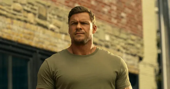 Alan Ritchson’s Shirtless Moment Sets The Internet Ablaze As Fans Mock Predictable Trend: "Every Season"