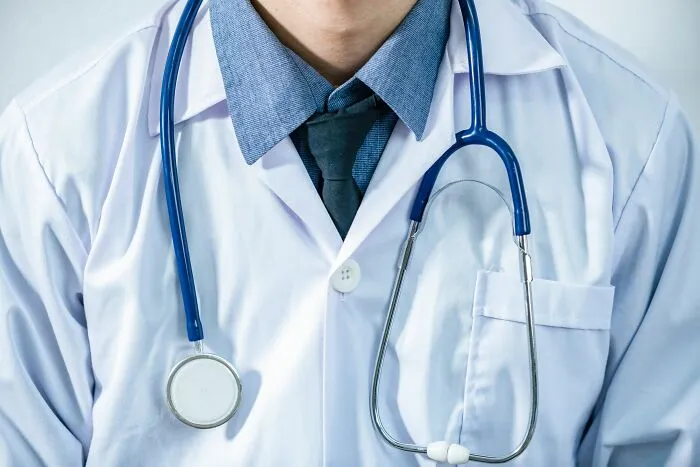 72 Times Doctors Made Their Patients Wonder How They Got Their Medical License