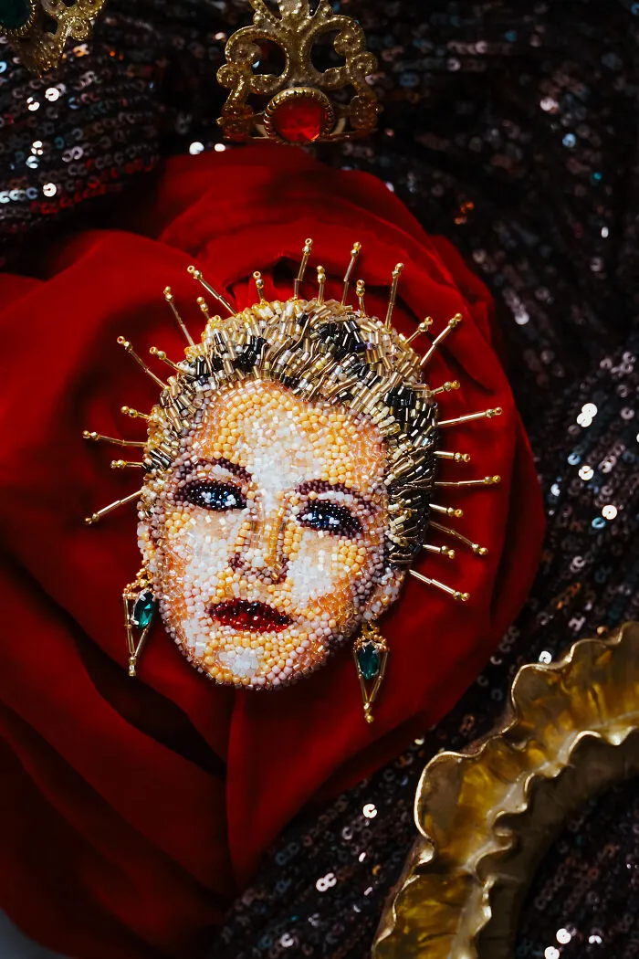 From Ariana Grande To Pop Culture Icons: 40 Mesmerizing Beadworks By Tiffany Pisani