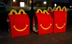 42 Awkward Situations And Wild Drive-Through Stories As Customers Don’t Know Employees Can Hear Them