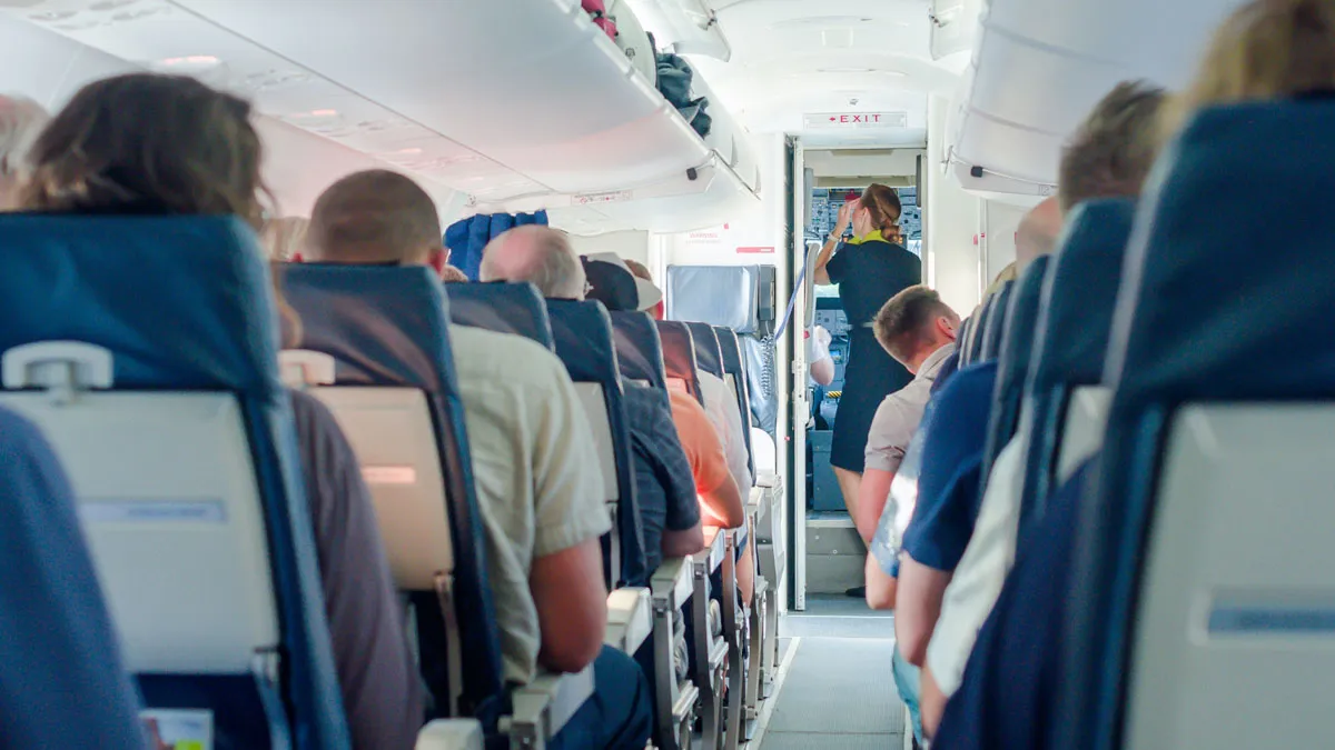 “There’s A Place In Hell For People Like You”: 27 Entitled Parents Who Got A Reality Check At 30,000 Feet