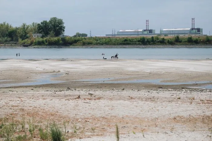 Hungarian Nuclear Power Plant Paks Runs On Minimum Due To Water Shortage