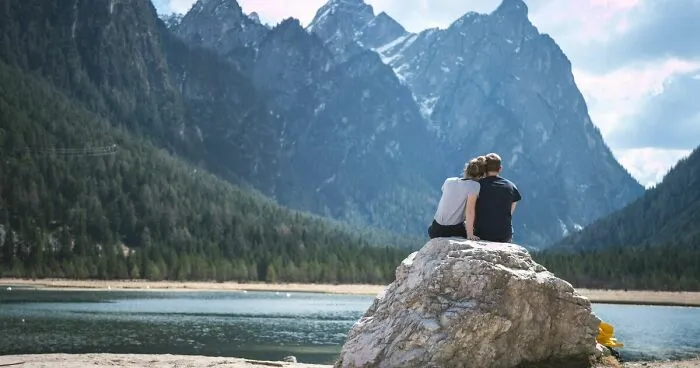 Why You Might Be Loving Your Partner Wrong (The 5 Love Languages Explained)