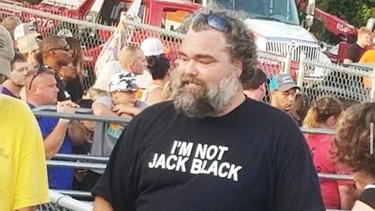 64 Hilariously Absurd T-Shirts That Go Surprisingly Hard (New Pics)