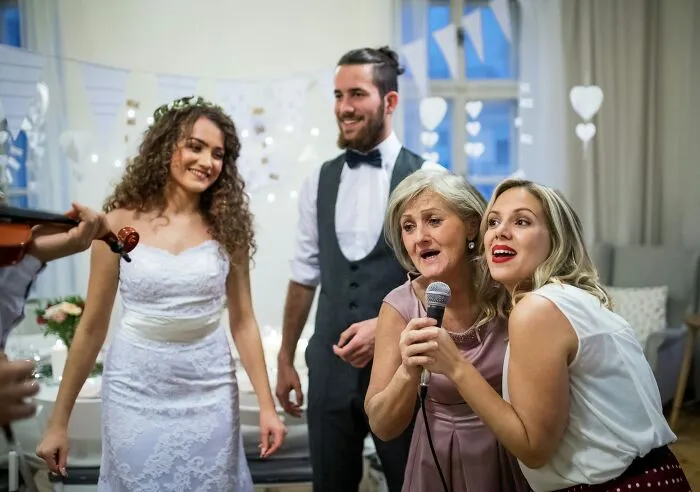 48 Of The Worst Wedding Moments That Guests Can’t Believe Actually Happened
