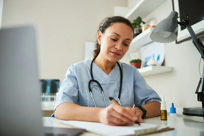 75 Medical Field Workers Share Things They Wish More People Understood