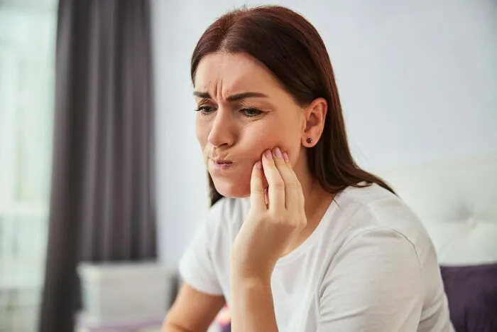 42 Everyday Health Symptoms That Are Actually Major Warning Signs