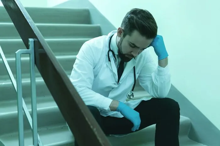 80 Medical Professionals Share The Diagnoses That Made Their Stomachs Drop