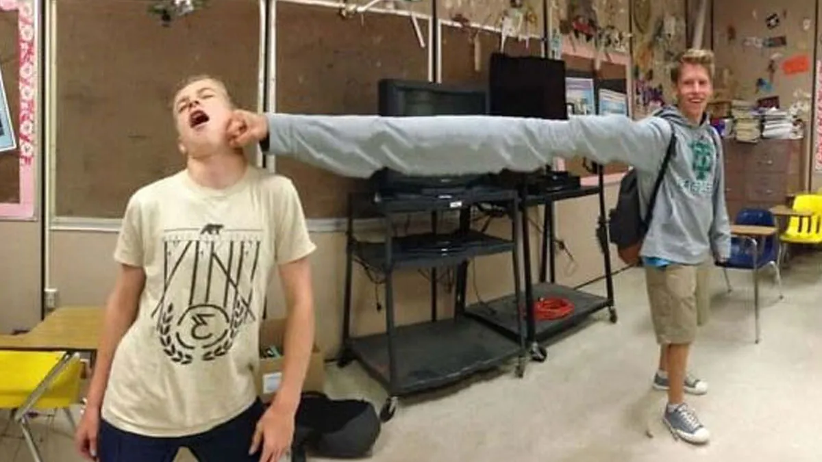 92 Spectacular Panoramic Photo Fails That Are Actually Better Than What Was Originally Intended
