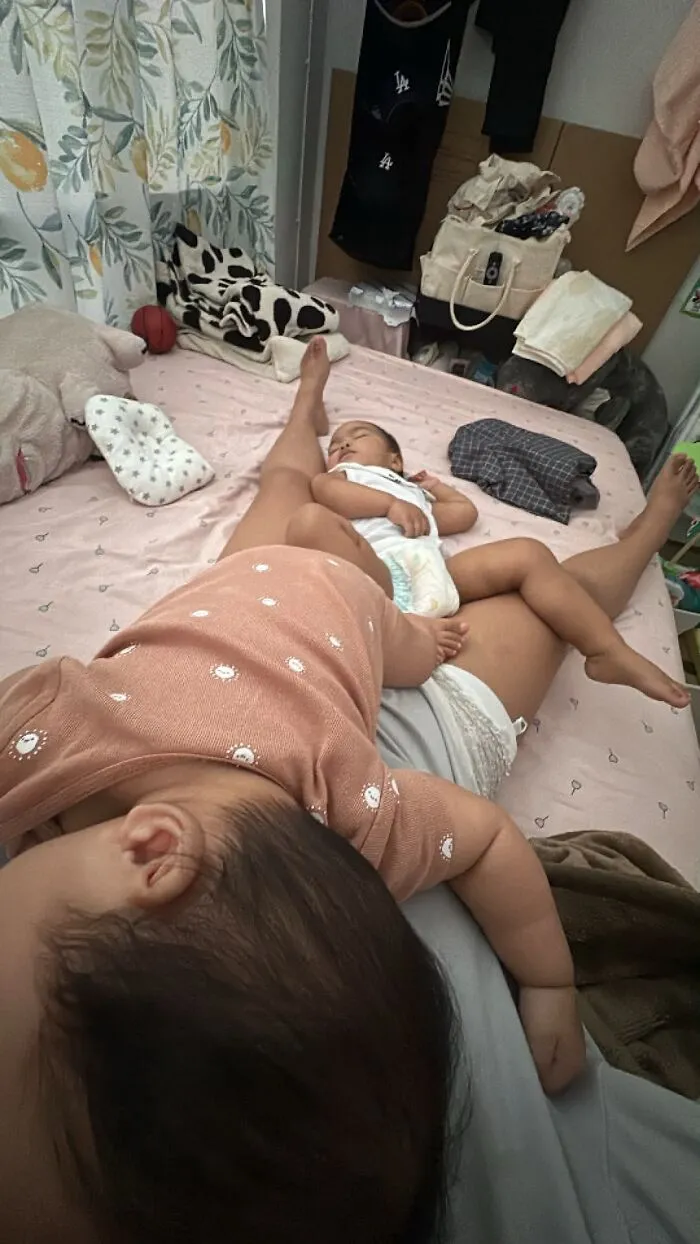 73 Moms Shared A Picture Each That Proves “Motherhood Is Easy”