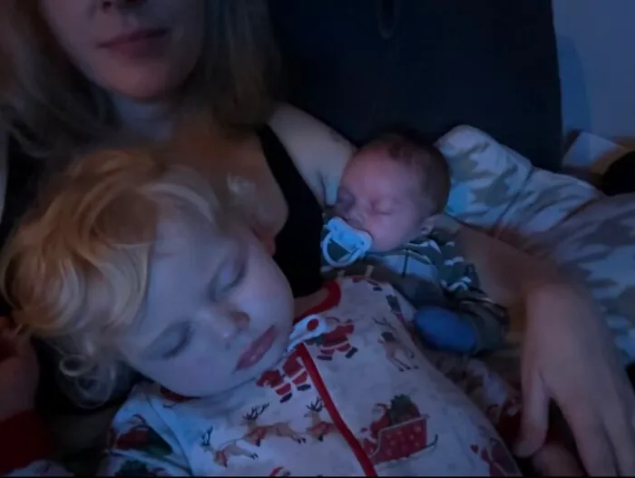 73 Moms Shared A Picture Each That Proves “Motherhood Is Easy”