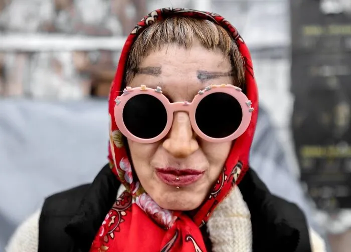 People, Cats, And Perfect Timing: Sami Uçan's 25 New Street Photos