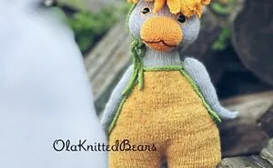 Meet Theo The Gardener — A Handmade Knitted Goose With His Own Little Wardrobe